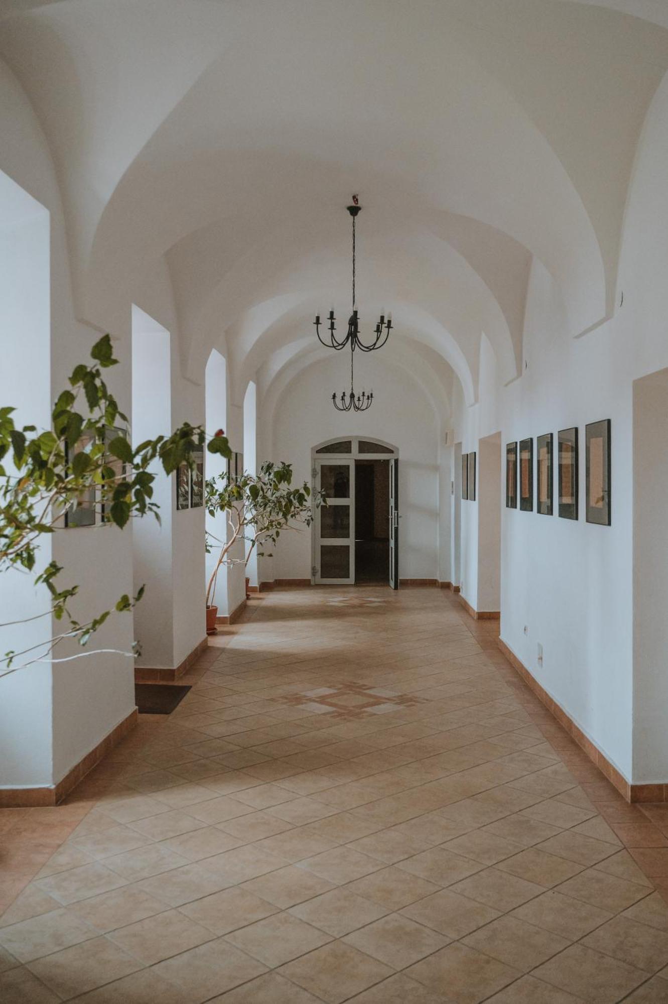 Pokoje Goscinne Domu Pielgrzyma W Supraslu Supraśl Exterior foto